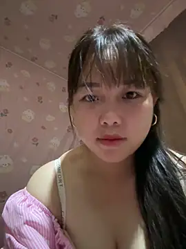 Snapshot of love_pusy09 chatting on May 7, 2026, 1:33 am love pusy09 online show from May 7, 2026, 1:33 am