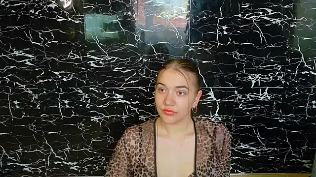 Snapshot of Biancka_ chatting on May 7, 2026, 5:35 am Biancka online show from May 7, 2026, 5:35 am