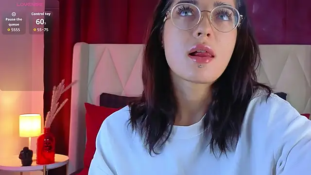 EricaKors online show from November 8, 2025, 8:25 am