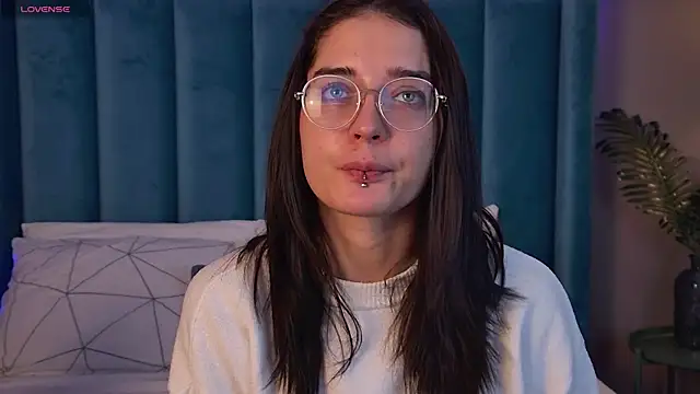 EricaKors online show from February 7, 2026, 5:44 am