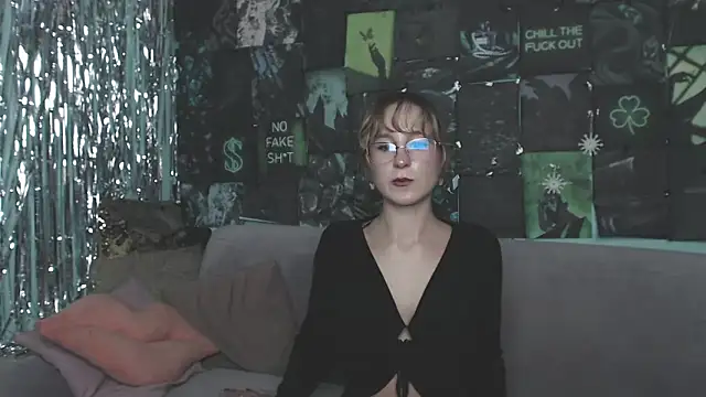 AlishaKellyi online show from November 1, 2025, 2:08 pm