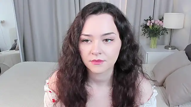 Camilla Rowen online show from December 4, 2025, 8:39 pm