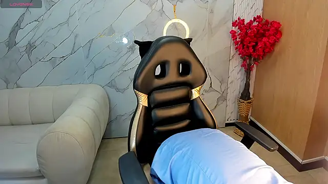 andrea tasty tf online show from December 16, 2025, 1:38 pm