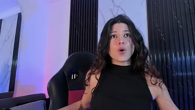 Snapshot of LolaMustaine_ chatting on November 7, 2025, 9:37 pm LolaMustaine online show from November 7, 2025, 9:37 pm