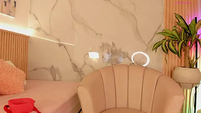 Fyre divine online show from December 17, 2025, 12:33 pm