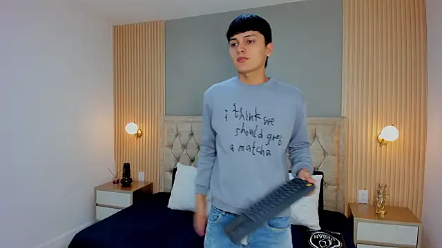 Maxii18  online show from January 14, 2026, 2:28 am