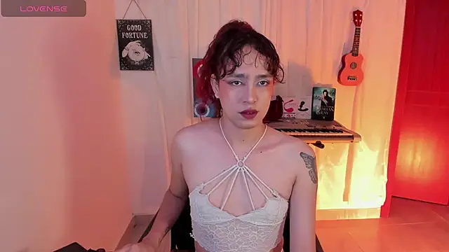 AdelineEsposito online show from July 8, 2026, 4:17 am