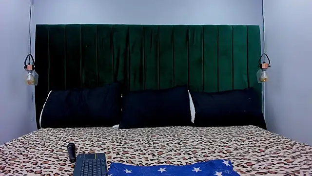 Melody Horney online show from November 4, 2025, 8:30 pm