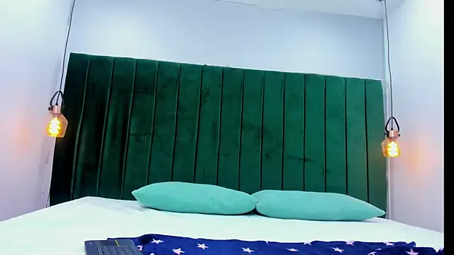 Snapshot of Melody_Horney chatting on February 19, 2026, 3:02 am Melody Horney online show from February 19, 2026, 3:02 am