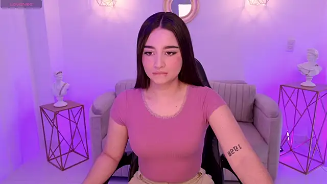 Snapshot of Ariana_Monroe01 chatting on October 24, 2025, 2:13 pm Ariana Monroe01 online show from October 24, 2025, 2:13 pm