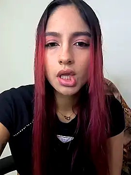 Snapshot of SofiCastro09_ chatting on October 29, 2025, 9:27 pm SofiCastro09  online show from October 29, 2025, 9:27 pm