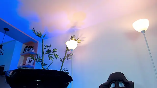 JessicaPratt online show from March 17, 2025, 9:45 pm