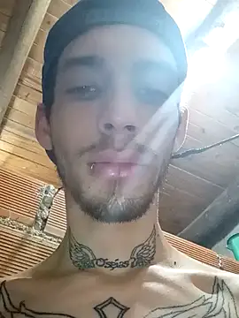 Leonel18cm online show from October 25, 2025, 1:35 am