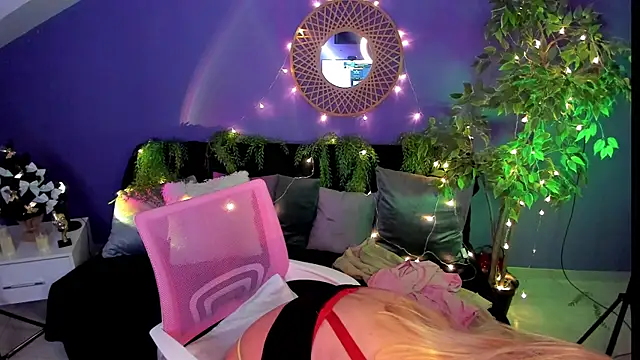 MadamMilly  online show from January 15, 2026, 6:07 am