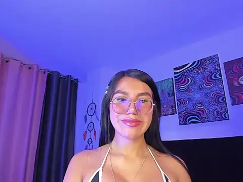 Snapshot of violetbunnyy1 chatting on December 19, 2025, 12:39 am violetbunnyy1 online show from December 19, 2025, 12:39 am