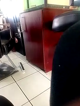 Snapshot of 09slambitch chatting on November 26, 2025, 9:43 am 09slambitch online show from November 26, 2025, 9:43 am