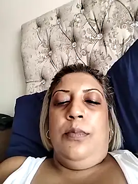 IndianLara online show from March 12, 2026, 1:39 pm