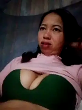 TRIEUTRIEU20 online show from December 13, 2025, 9:31 pm