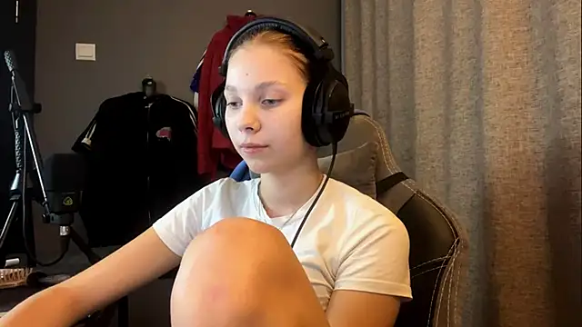 Softixq online show from November 5, 2025, 4:40 pm