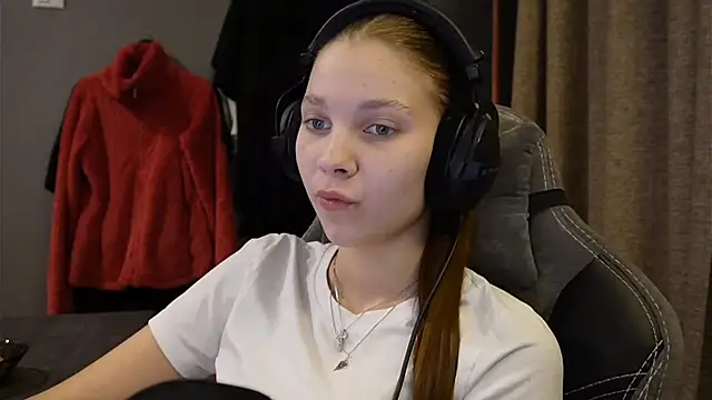 Softixq online show from November 13, 2025, 3:55 pm