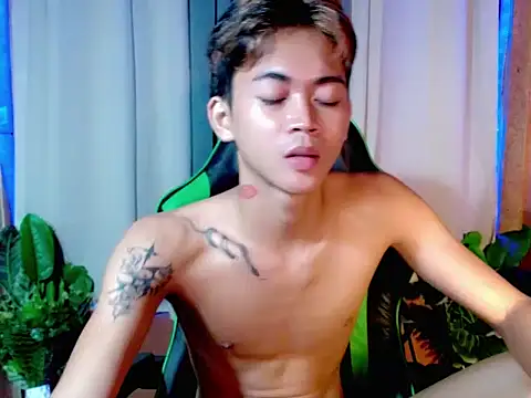 AsianCuteGuy21 online show from November 13, 2025, 8:30 pm