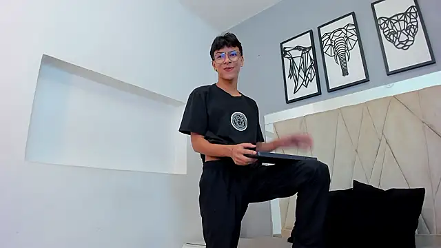 adams bobby online show from February 7, 2026, 11:47 am