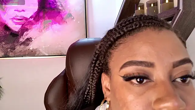 Snapshot of loana_vegas chatting on October 28, 2025, 4:09 pm loana vegas online show from October 28, 2025, 4:09 pm