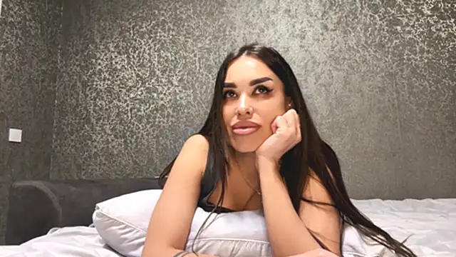 velvetveyraX online show from May 5, 2026, 5:10 pm