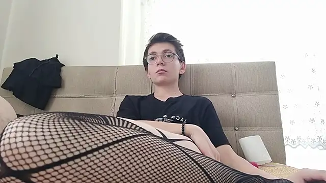 minikkdunyam online show from November 3, 2025, 12:28 pm