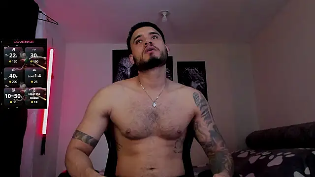 AUSTINN TORRES online show from February 6, 2026, 12:04 am