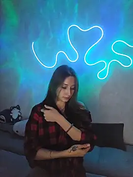 Emma Wilsons online show from November 23, 2025, 2:17 pm