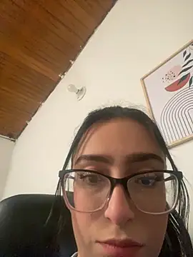 Kloe Novoa online show from October 31, 2025, 1:56 pm