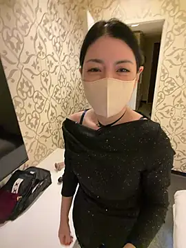 akimix xoxo online show from April 15, 2026, 12:12 pm