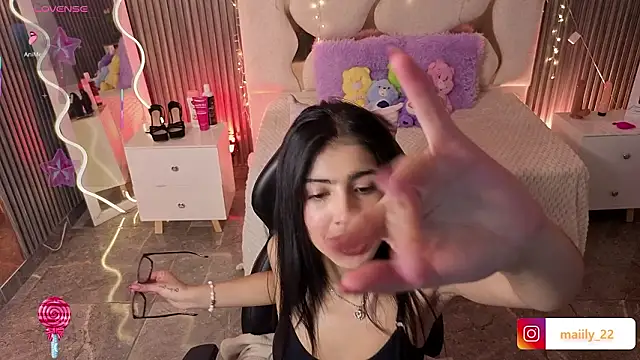 MAIILY TAY online show from February 5, 2026, 11:59 am