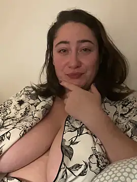 Snapshot of MlleKahh chatting on November 16, 2025, 8:58 pm MlleKahh online show from November 16, 2025, 8:58 pm