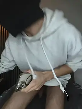 findomhot online show from December 5, 2025, 8:16 pm