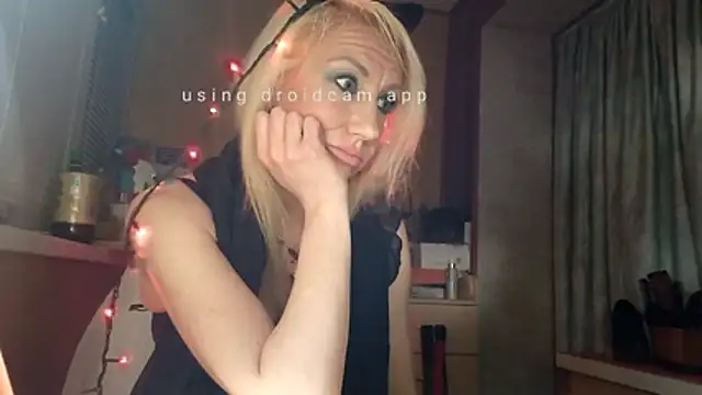 LilaniLoverx online show from April 14, 2026, 11:33 pm