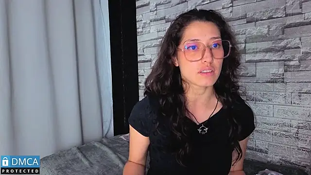 eva delight  online show from February 14, 2026, 3:03 am