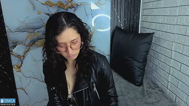 eva delight  online show from March 31, 2026, 12:05 pm