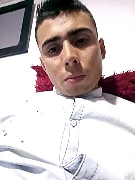 Snapshot of robinhd1234 chatting on December 14, 2025, 5:18 pm robinhd1234 online show from December 14, 2025, 5:18 pm