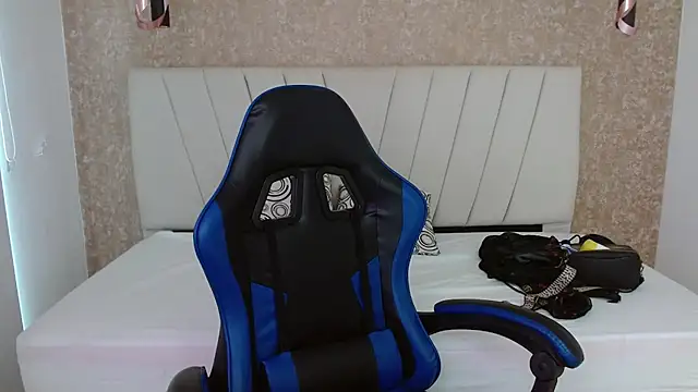 AliceSmity  online show from February 3, 2026, 12:21 pm