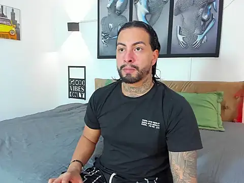 christopher palmerjs online show from December 21, 2025, 9:22 pm