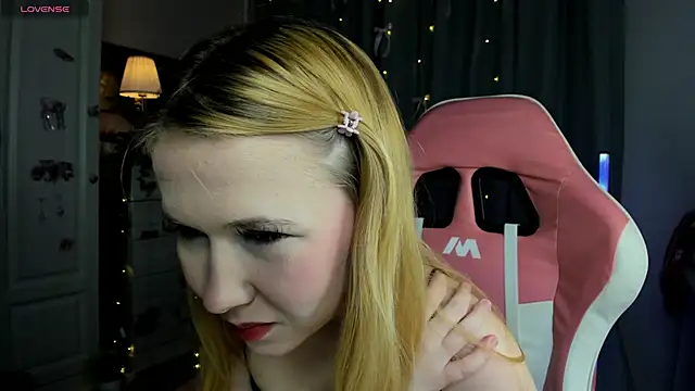 Snapshot of VivieSunn chatting on February 1, 2026, 3:16 am VivieSunn online show from February 1, 2026, 3:16 am