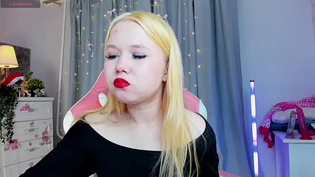 Snapshot of VivieSunn chatting on February 11, 2026, 3:33 am VivieSunn online show from February 11, 2026, 3:33 am