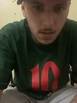 Snapshot of Unique-Man chatting on June 24, 2026, 10:20 pm Unique-Man online show from June 24, 2026, 10:20 pm