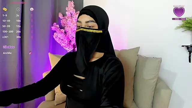 shaima   online show from November 24, 2025, 8:08 pm