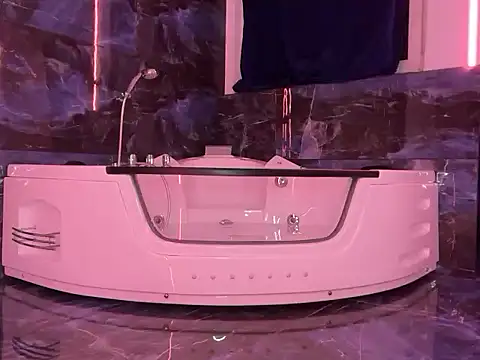 Snapshot of BrunoTwinkXXL chatting on February 15, 2026, 8:27 pm BrunoTwinkXXL online show from February 15, 2026, 8:27 pm