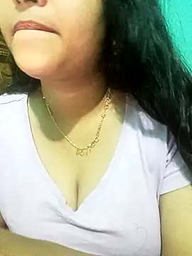 Chadni19 online show from February 4, 2026, 9:53 pm