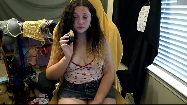 sugasunny04 online show from February 21, 2026, 11:39 pm