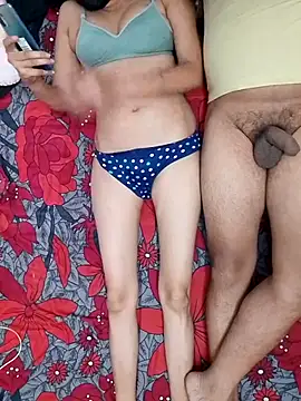 Snapshot of couple-open-enjoy chatting on May 27, 2026, 12:13 pm couple-open-enjoy online show from May 27, 2026, 12:13 pm